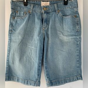 Levi Strauss Signature Shorts Size 12/Denim Stretch for Comfort